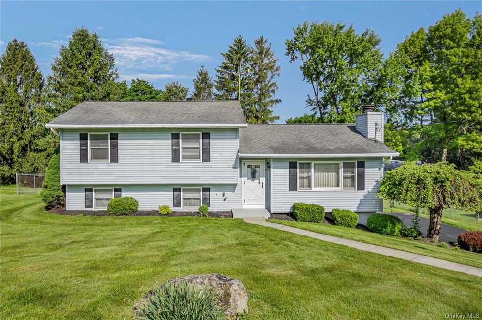 43 Edgewood Dr, Poughkeepsie, NY 12603 - photo 1