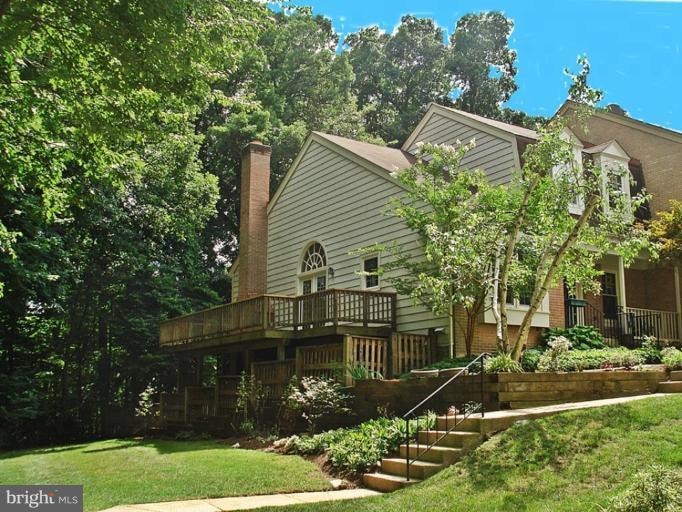 12217 Tildenwood Dr, Rockville, MD 20852 - photo 1