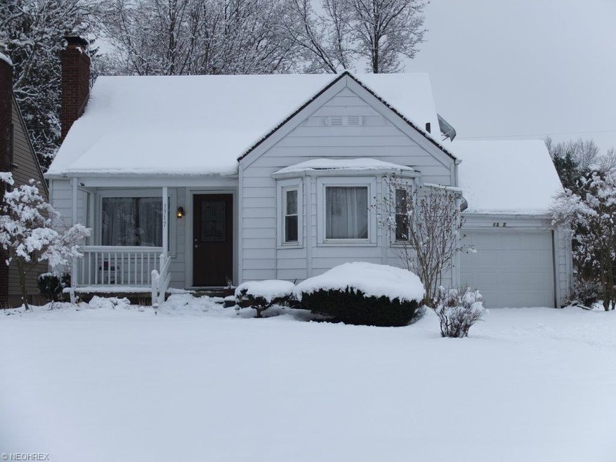 This 3 bedroom, 2 full bath bungalow in Jackson To