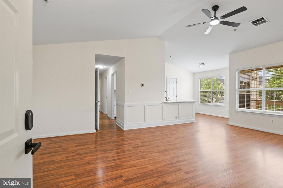 11014 Koman Cir unit 304, Manassas, VA 20109 - photo 1