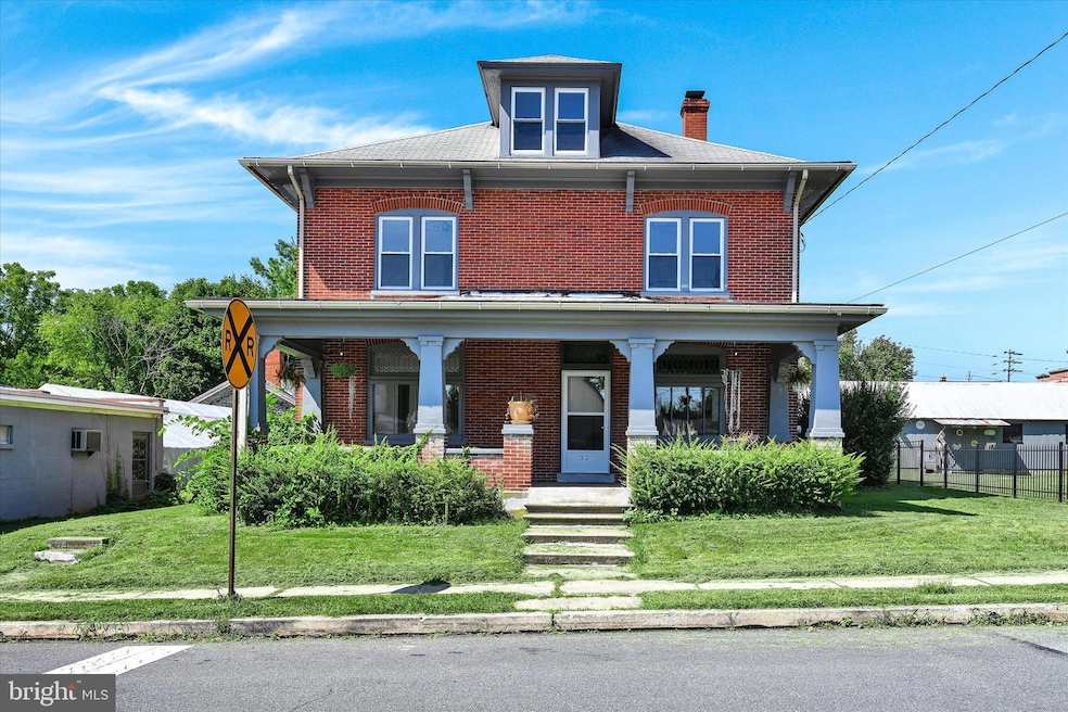 32 N Main St, Topton, PA 19562 - photo 1