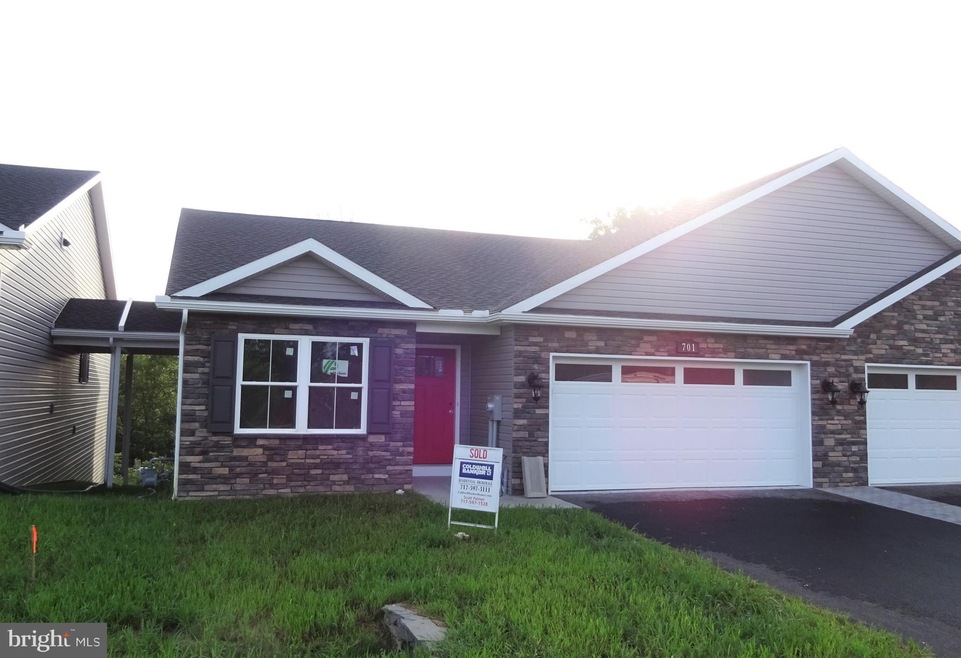 701 Shook Ct W, Greencastle, PA 17225 - photo 1