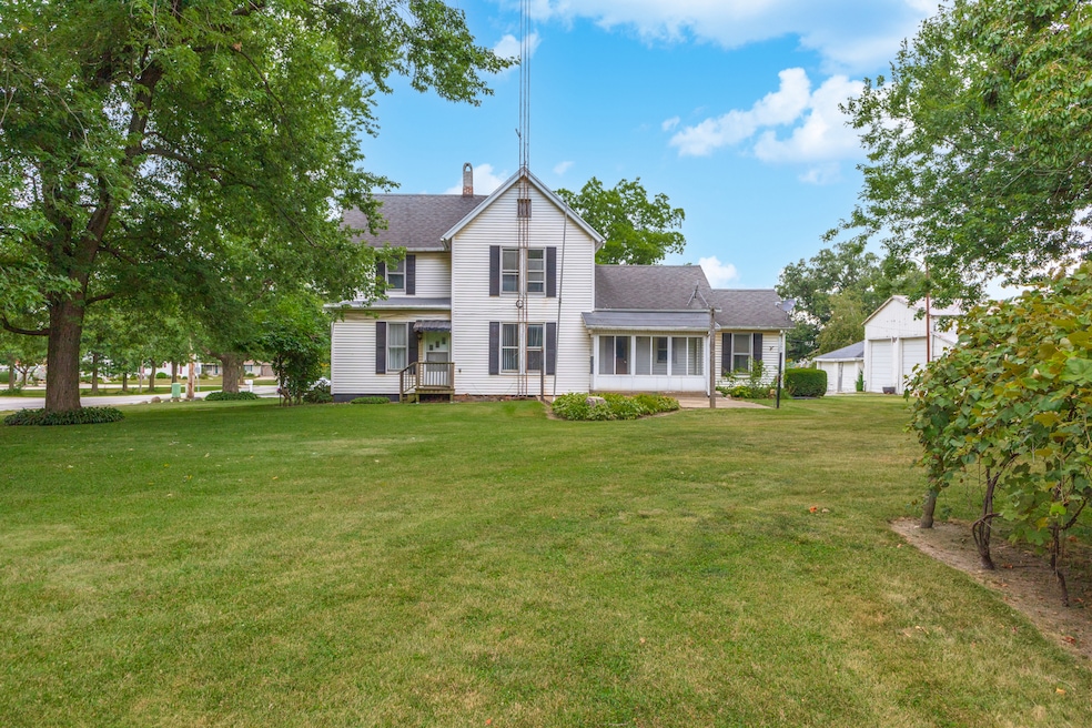 406 W Main St, Downs, IL 61736 - photo 1