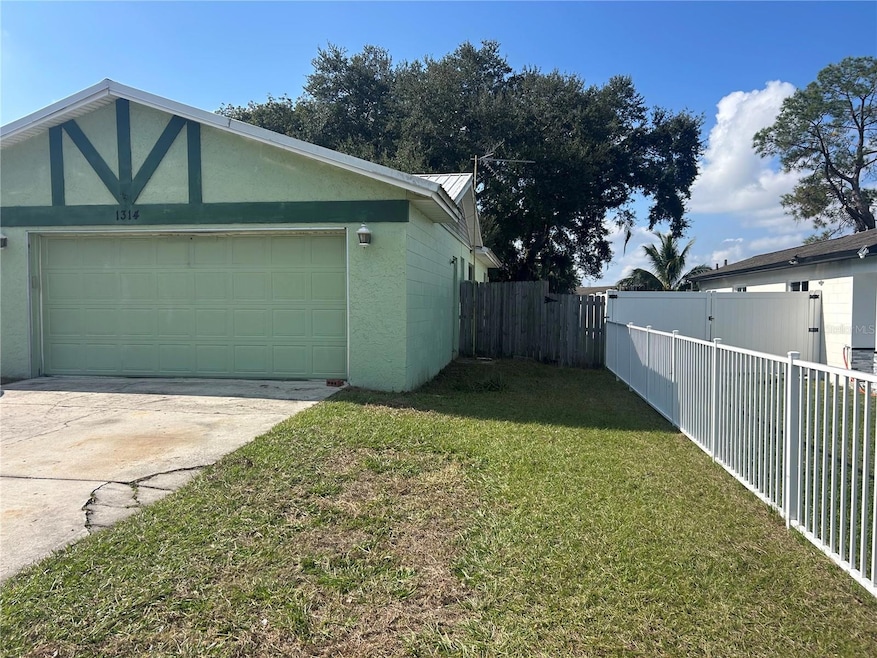 1314 Highland Cir, Kissimmee, FL 34744 - photo 1