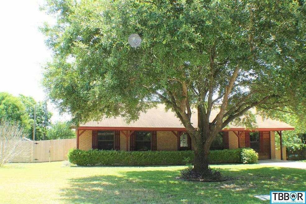 410 Skyview Cir, Troy, TX 76579 - photo 1