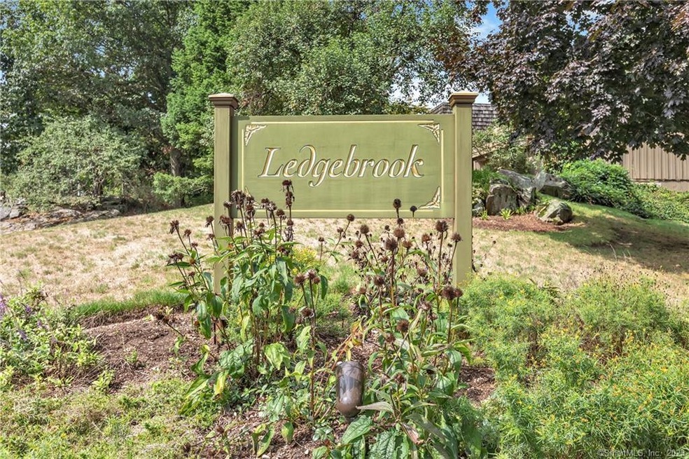 102 Ledgebrook Dr, Norwalk, CT 06854 - photo 1