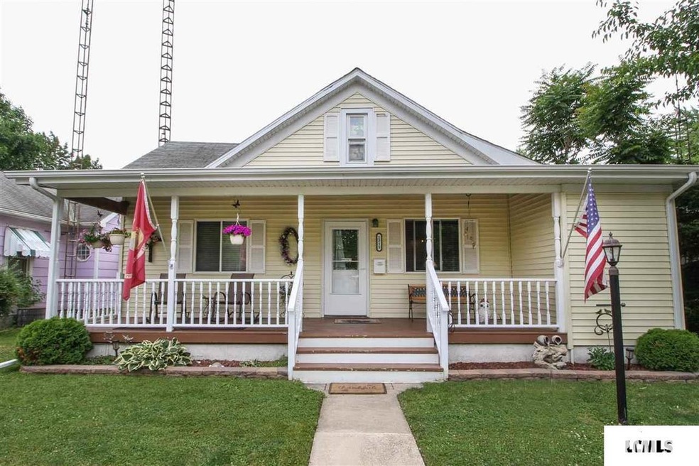 1215 Delavan St, Lincoln, IL 62656 - photo 1