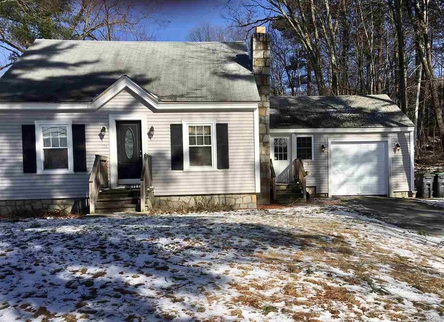 131 Mammoth Rd, Hooksett, NH 03106 - photo 1