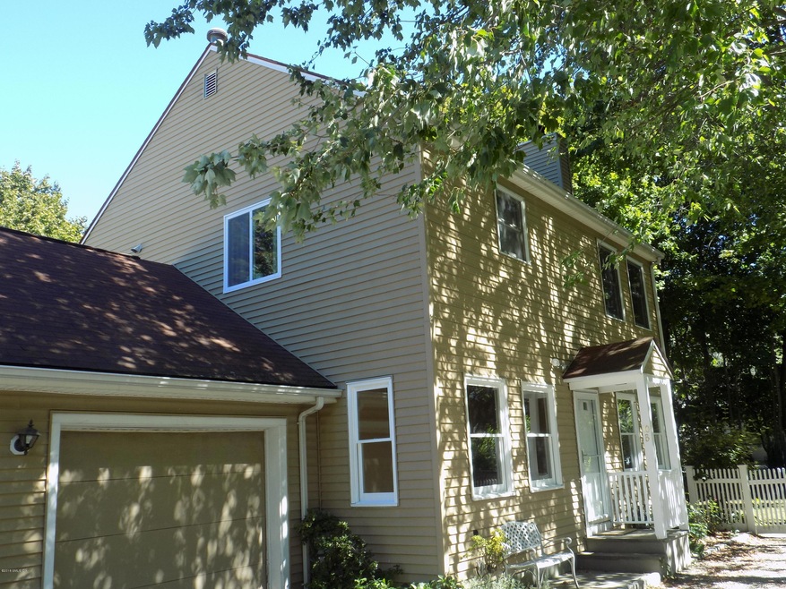 10 Fairfield Ave unit B, Old Greenwich, CT 06870 - photo 1