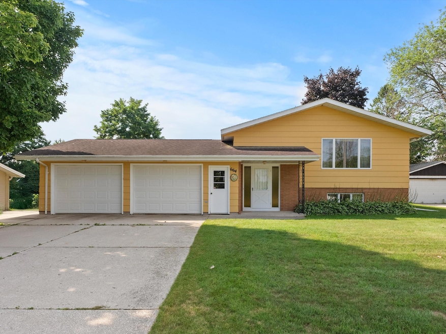 664 Randolph St, Mishicot, WI 54228 - photo 1