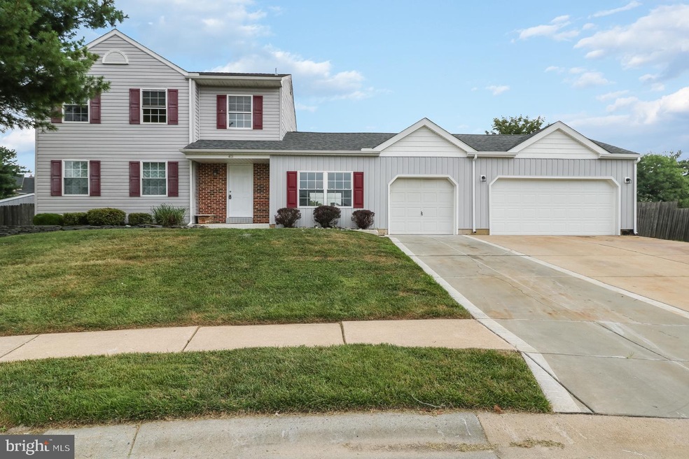 401 Pheasant Cir, Bear, DE 19701 - photo 1