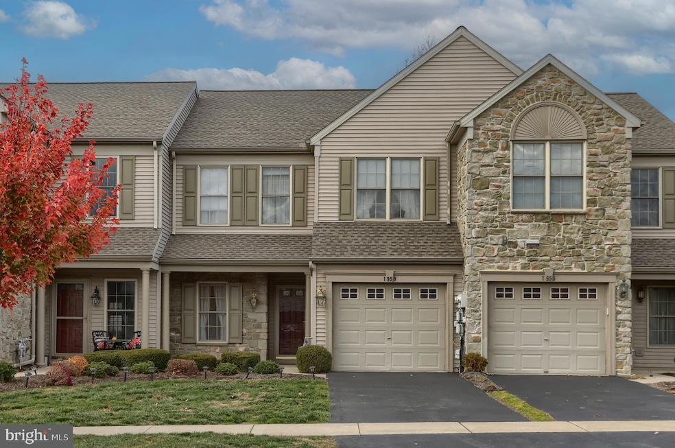 1959 Deer Run Dr, Hummelstown, PA 17036 - photo 1