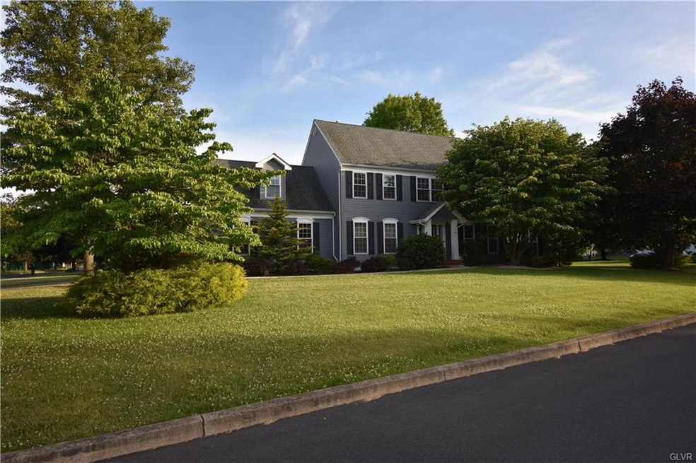 40 Clarendon Dr, Easton, PA 18040 - photo 1