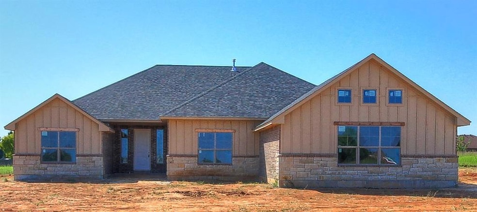 8681 Oak Tree Cir, Guthrie, OK 73044 - photo 1