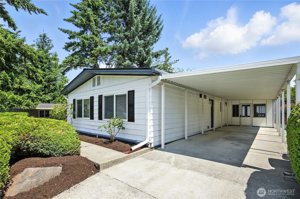 17224 Woodcrest Dr NE, Bothell, WA 98011 - photo 1