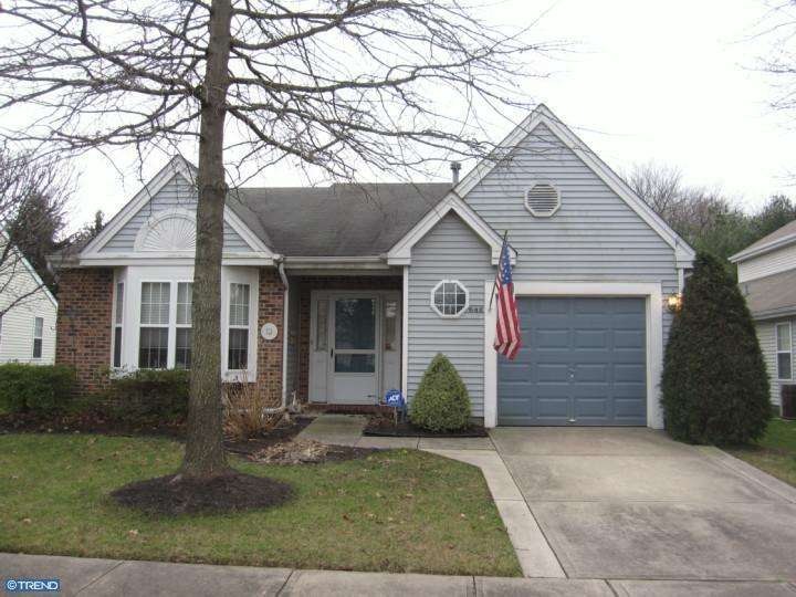 642 Cascade Dr S, Mount Laurel, NJ 08054 - photo 1