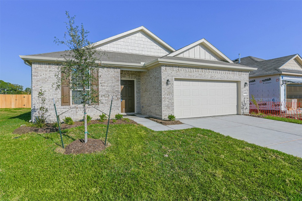 3075 Clydesdale Dr, Alvin, TX 77511 - photo 1