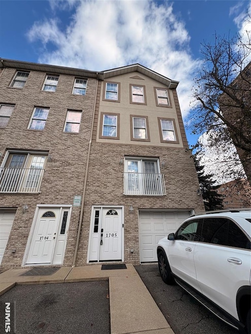 17 Zabriskie St unit 1705, Hackensack, NJ 07601 - photo 1