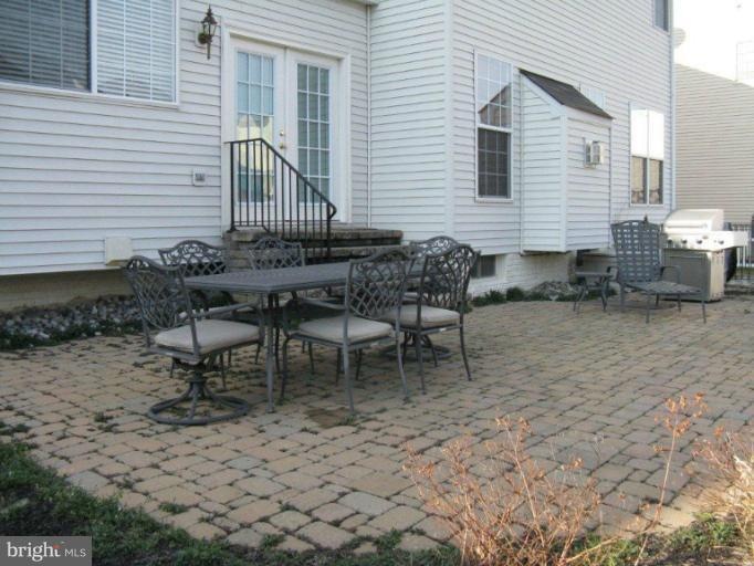 10229 Aqua View Ct, Nokesville, VA 20181 - photo 1