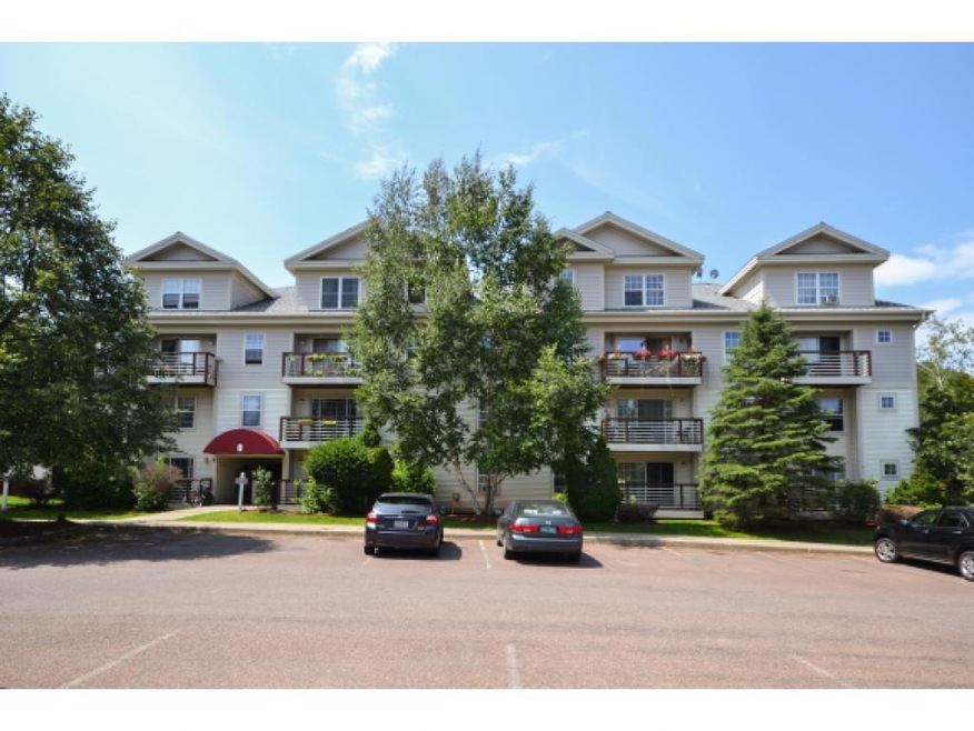 372 Hildred Dr unit 372, Burlington, VT 05401 - photo 1