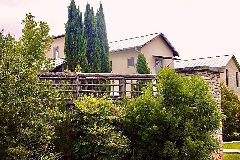 100 Settlement Dr, Fredericksburg, TX 78624 - photo 1