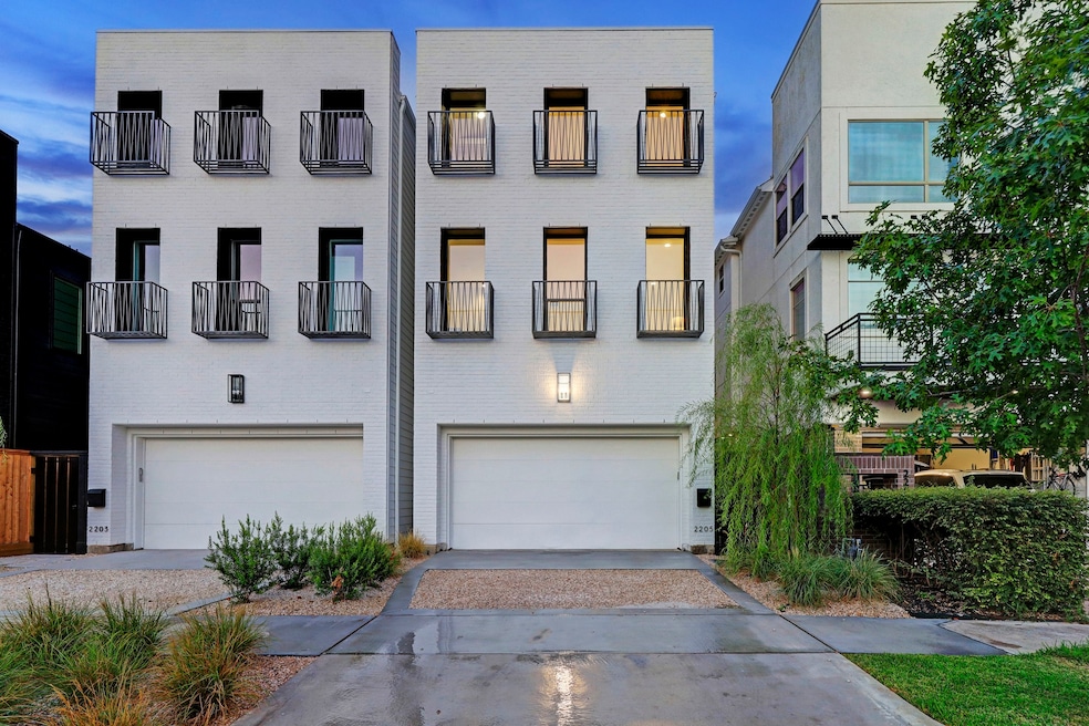 2205 Park St, Houston, TX 77019 - photo 1
