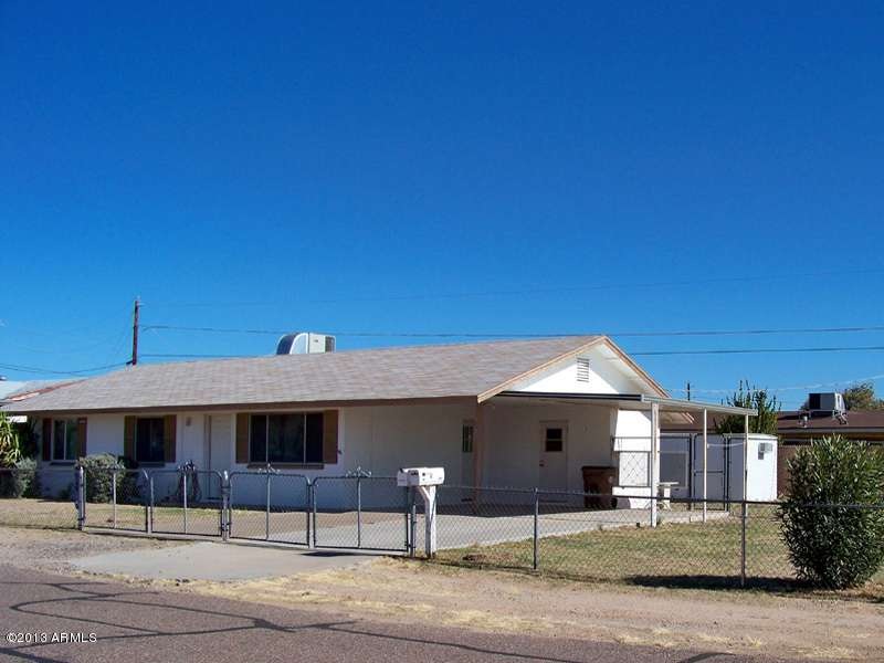 Block home, clean and ready
