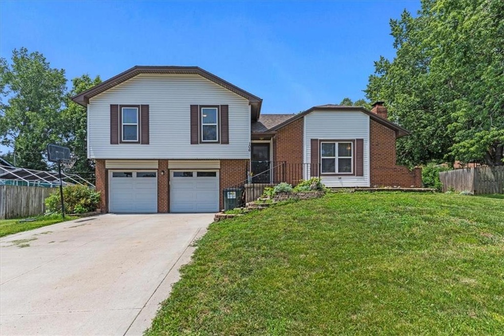 106 Daisy St, Lansing, KS 66043 - photo 1