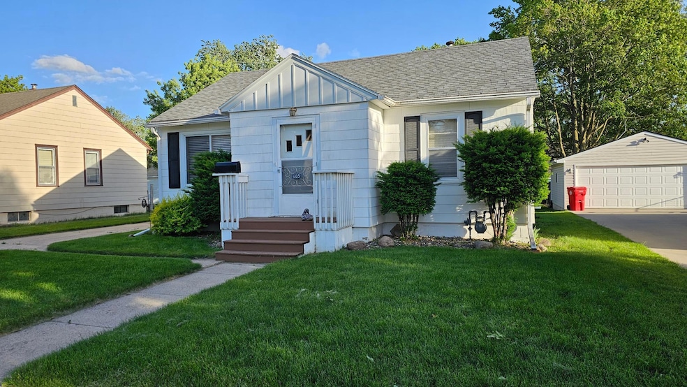 605 13th Ave SW, Austin, MN 55912 - photo 1