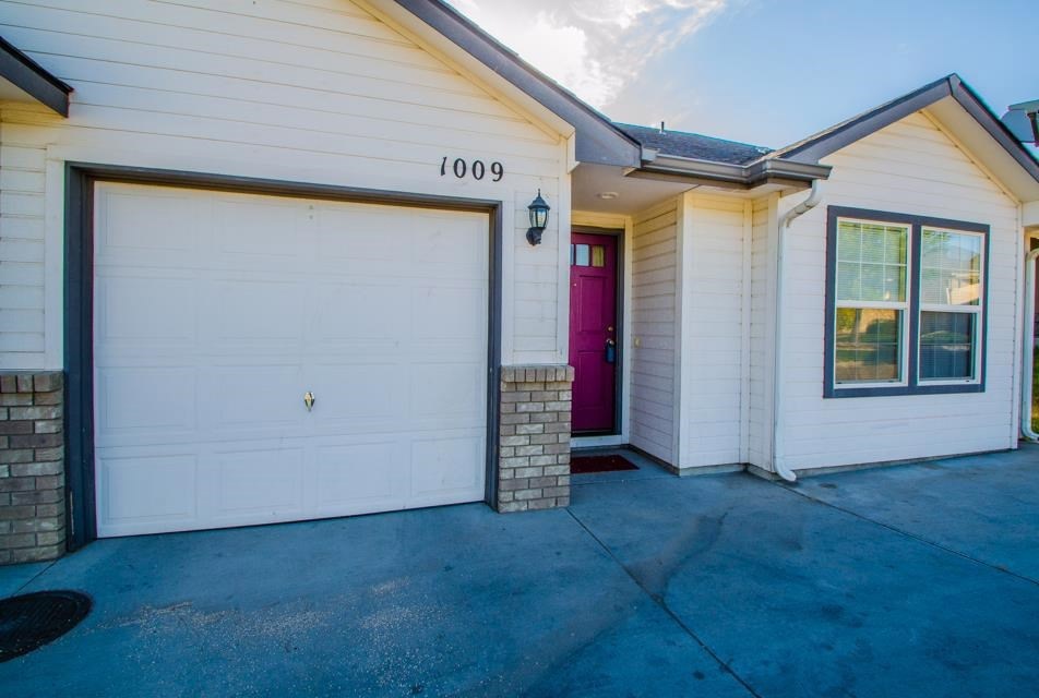 1009 & 1011 E Connecticut Ave, Nampa, ID 83686 - photo 1