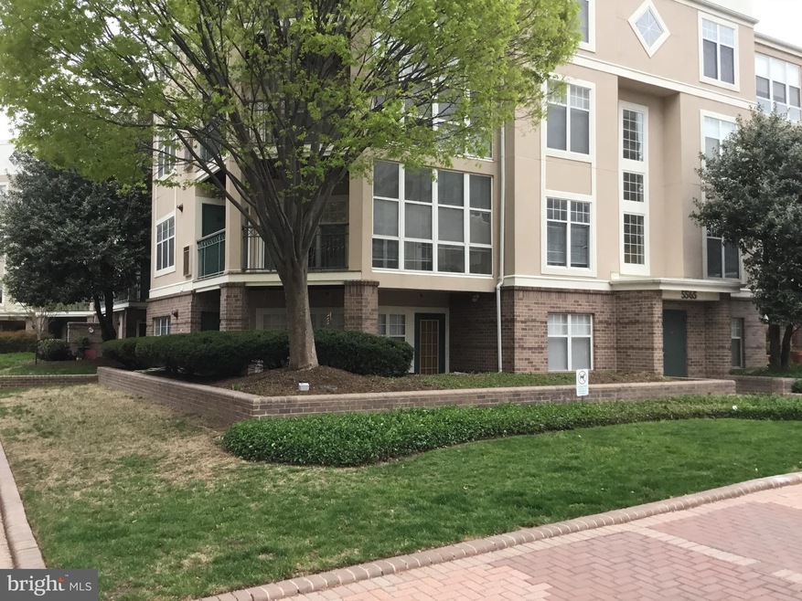 Savoy Park unit 213, Falls Church, VA 22041 - photo 1