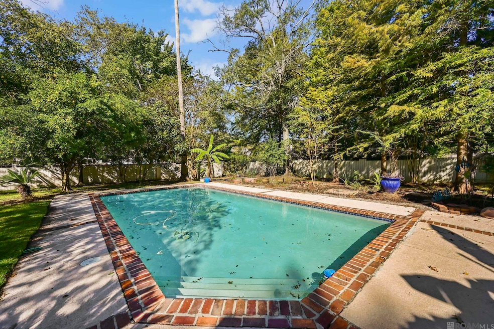 5638 Riverbend Blvd, Baton Rouge, LA 70820 - photo 1