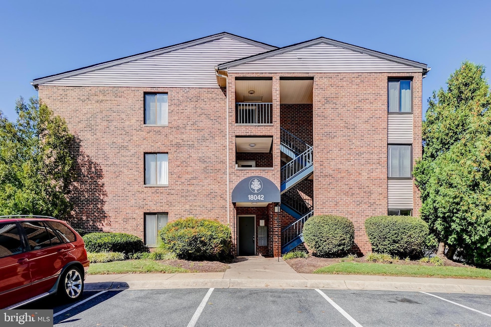 18042 Chalet Dr unit 101, Germantown, MD 20874 - photo 1
