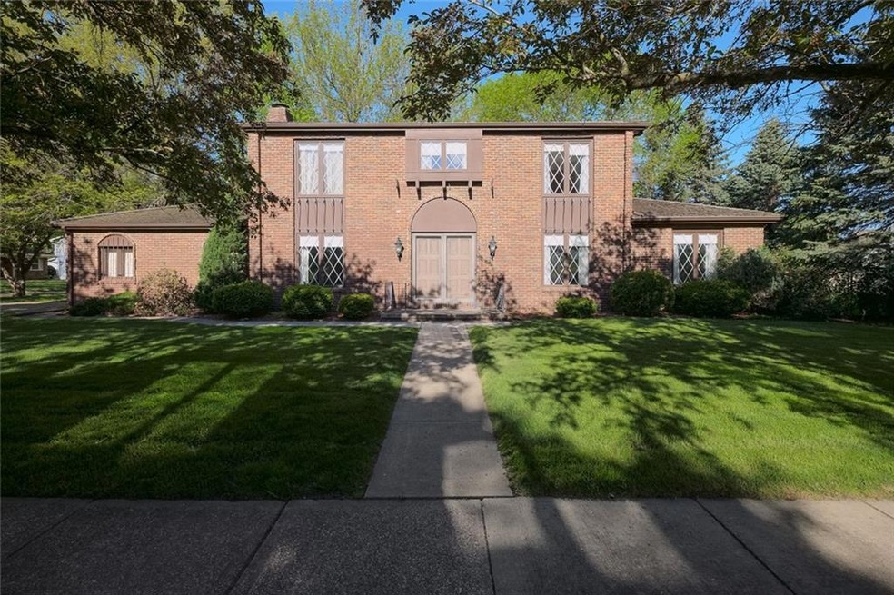 4328 48th St, Des Moines, IA 50310 - photo 1