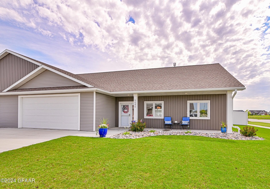 5686 Dahl Cir, Grand Forks, ND 58201 - photo 1