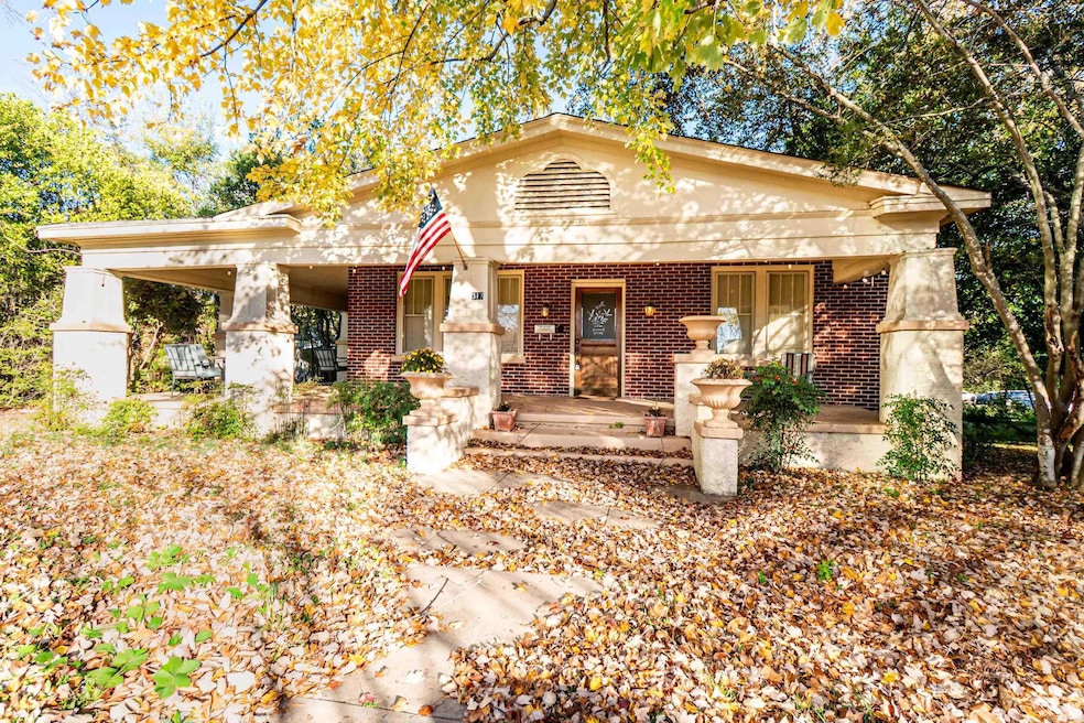 317 N Jackson Ave, El Dorado, AR 71730 - photo 1