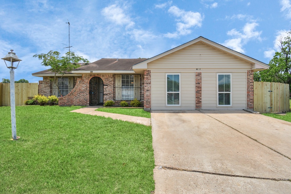 8202 Odet Ct, Houston, TX 77088 - photo 1