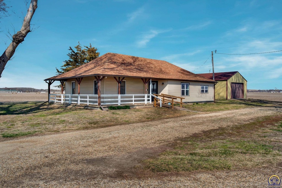 4140 NW Carlson Rd, Rossville, KS 66533 - photo 1