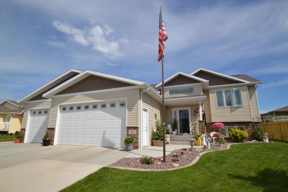 618 Walter Way