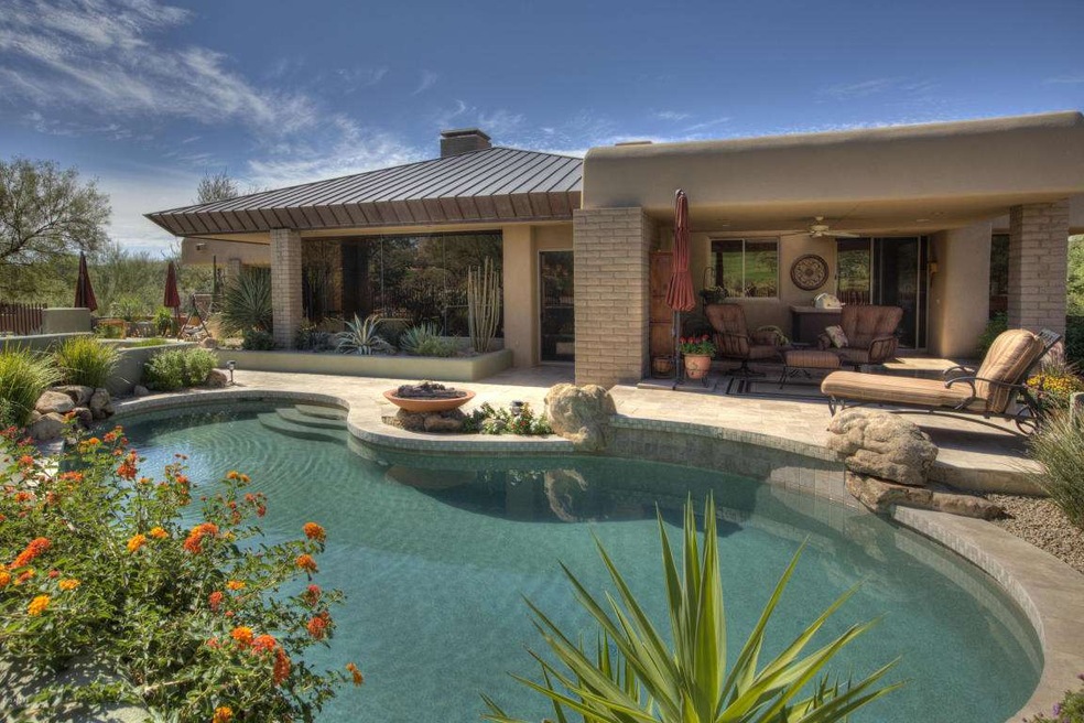 Perfectly Placed Golf Course Home