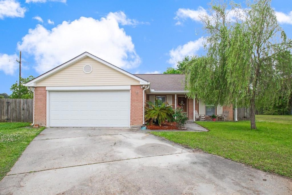 1914 Kings Row, Slidell, LA 70461 - photo 1