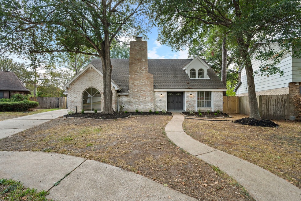 4207 Butternut Ct, Houston, TX 77088 - photo 1