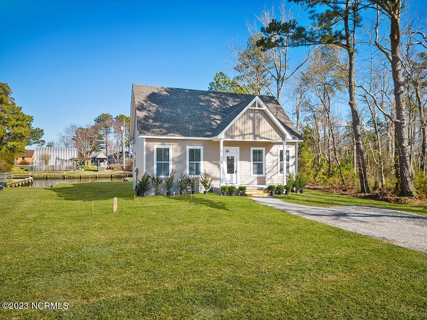 129 Williams Dr, Knotts Island, NC 27950