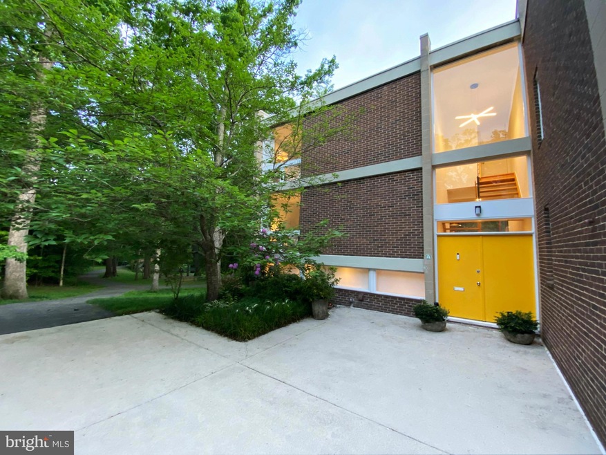 11509 Maple Ridge Rd, Reston, VA 20190 - photo 1