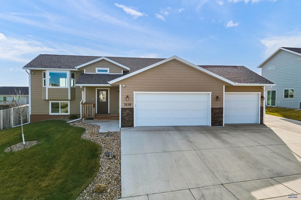3119 Jessup Ln, Rapid City, SD 57703 - photo 1