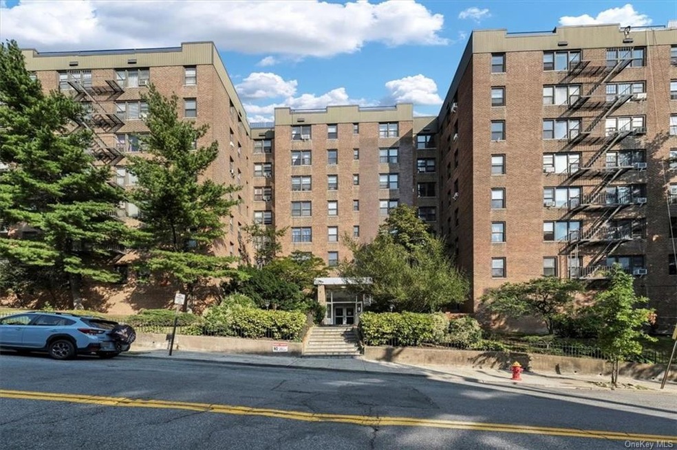 270 N Broadway unit 6K, Yonkers, NY 10701 - photo 1