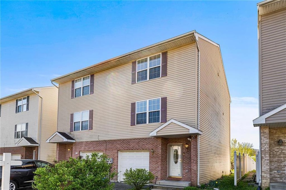 932 W Tioga St, Allentown, PA 18103 - photo 1