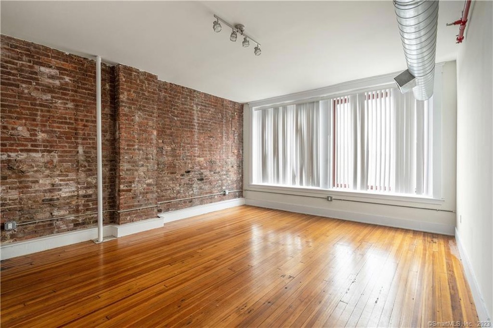 813 Chapel St unit 3D, New Haven, CT 06510 - photo 1