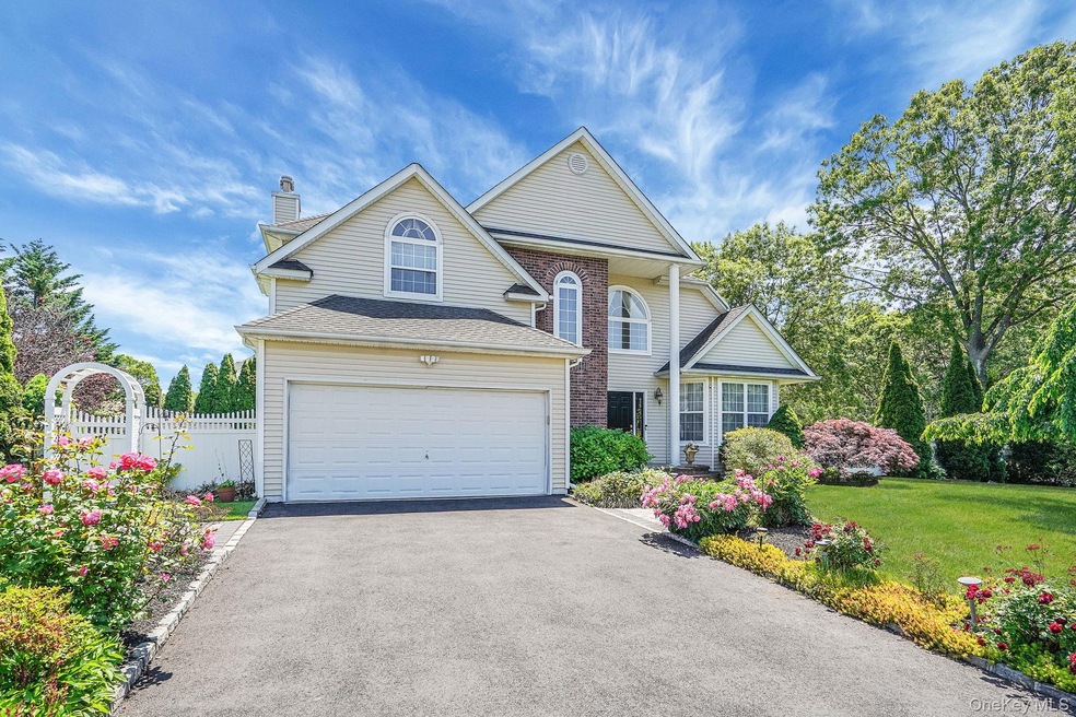 18 Cayla Ln, Port Jefferson Station, NY 11776 - photo 1