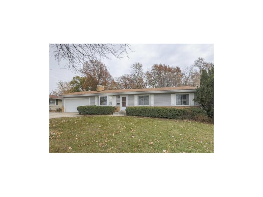 BRAND NEW VINYL SIDING AROUND ENTIRE HOUSE!